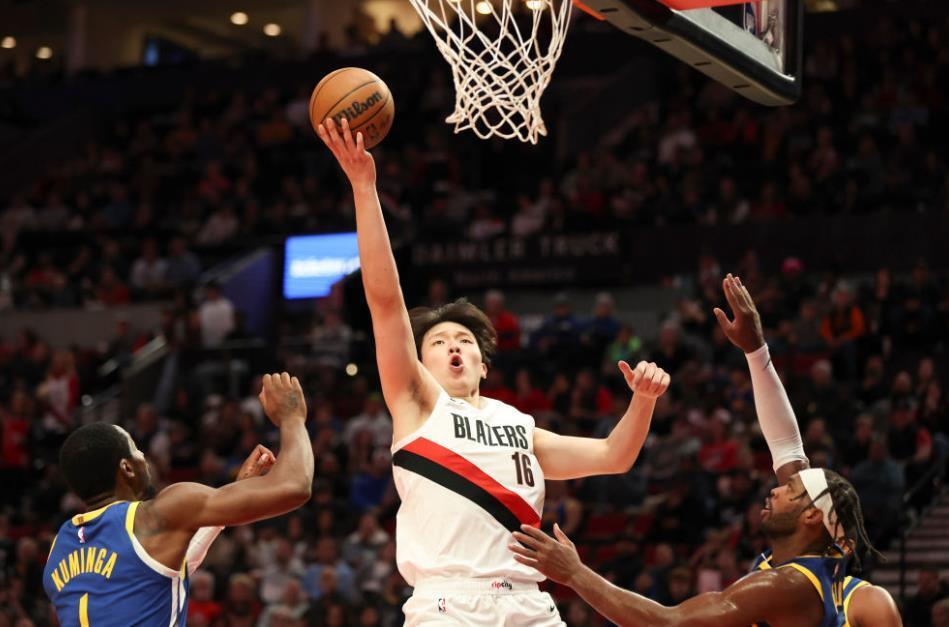 瀚森保持耐, 同时还有, 新秀赛季场